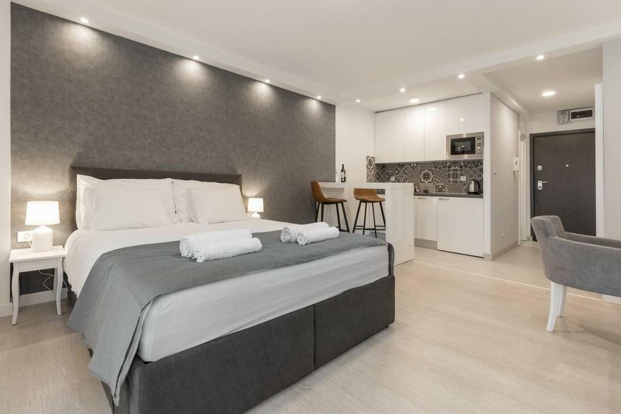 Penthouse "Sky 17" S Balkonom I Besplatnim Parkingom Zagreb Exterior photo