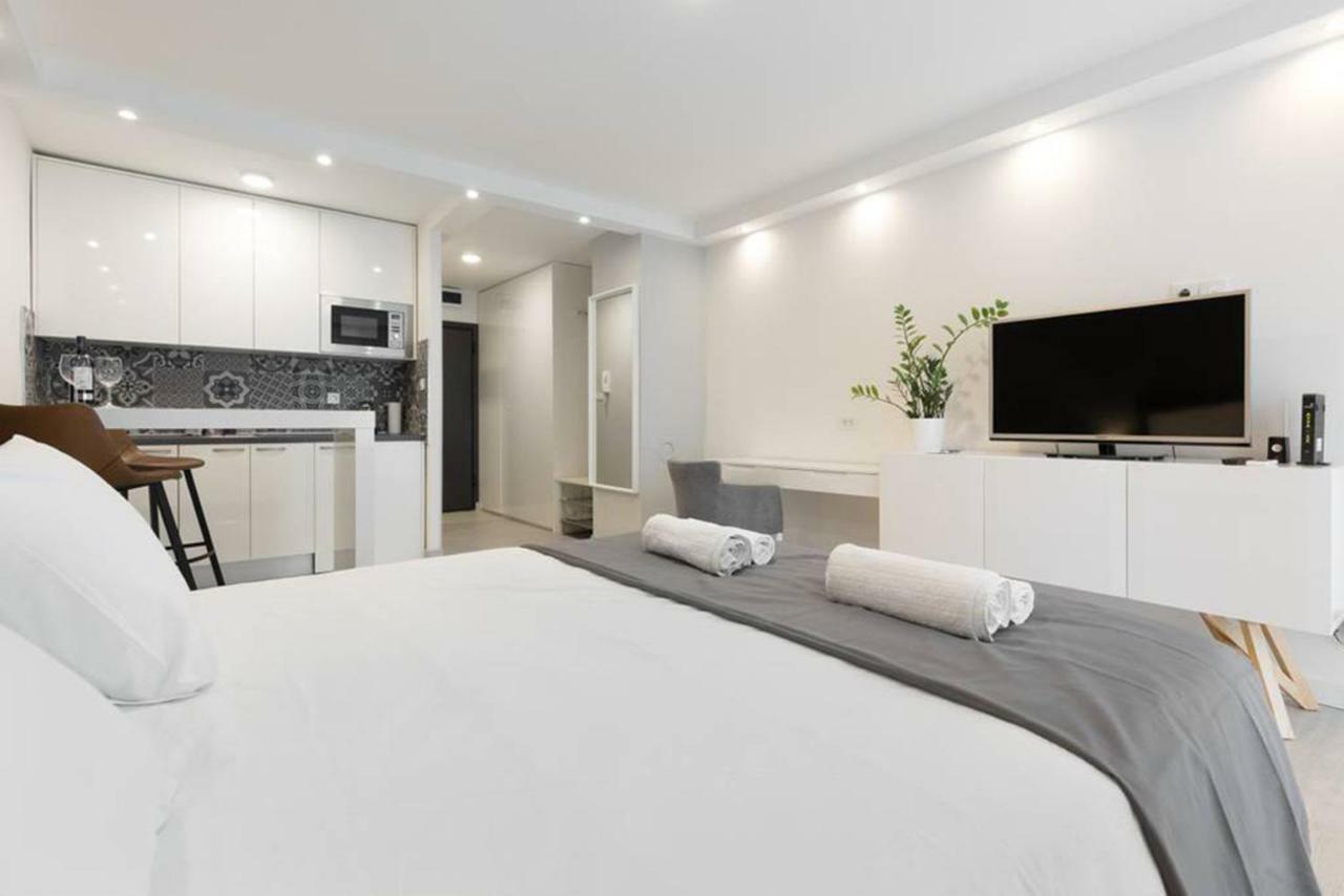 Penthouse "Sky 17" S Balkonom I Besplatnim Parkingom Zagreb Exterior photo